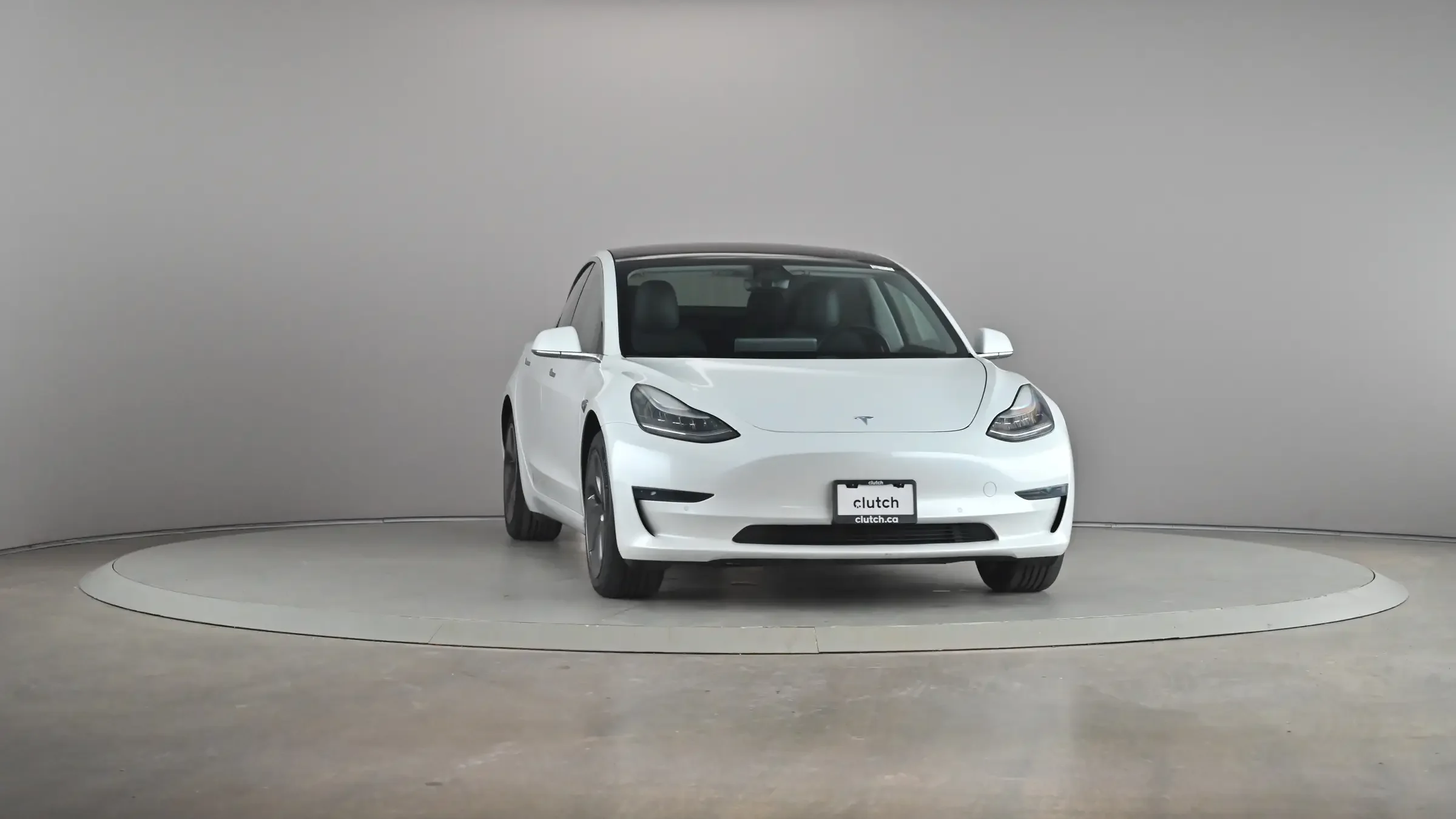Tesla Model 3 Standard Range Plus - Photo 1
