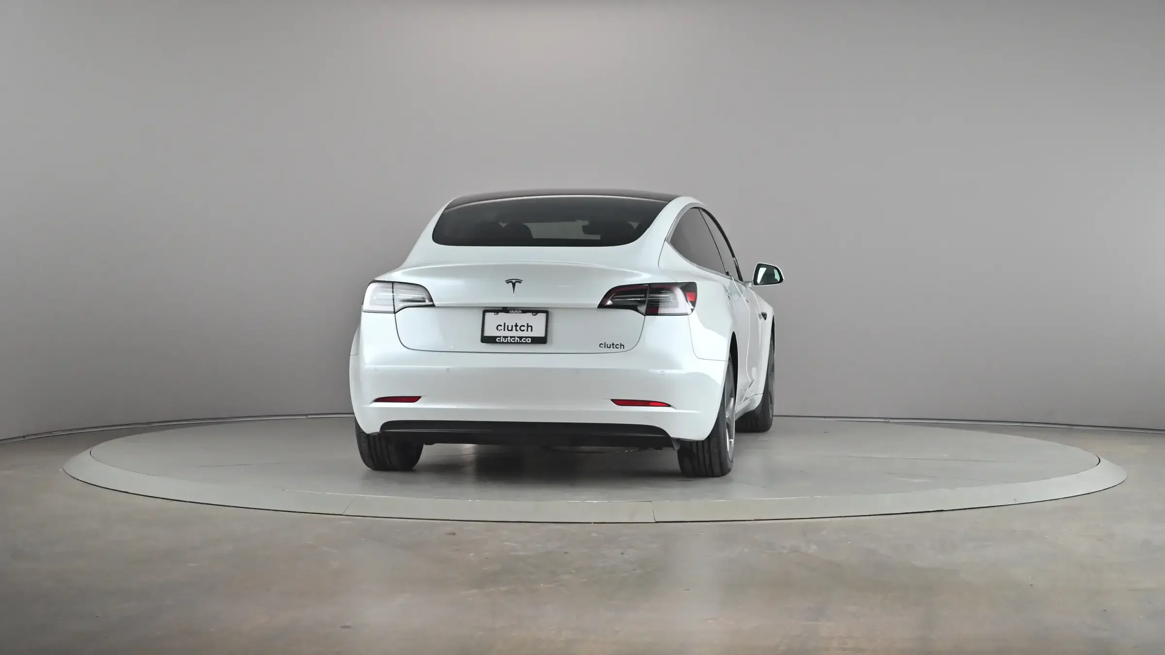 Tesla Model 3 Standard Range Plus - Photo 2