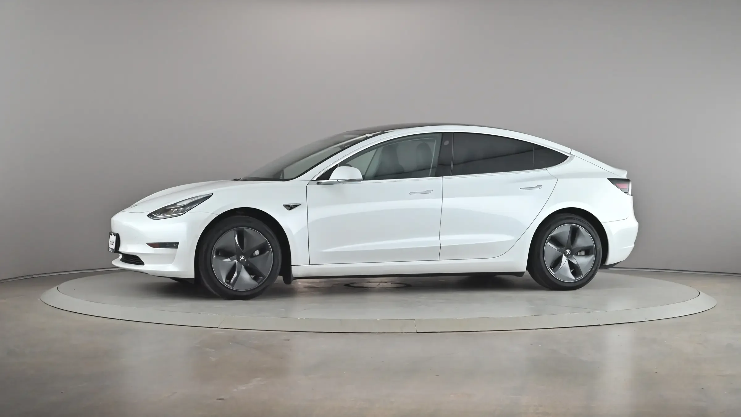 Tesla Model 3 Standard Range Plus - Photo 3