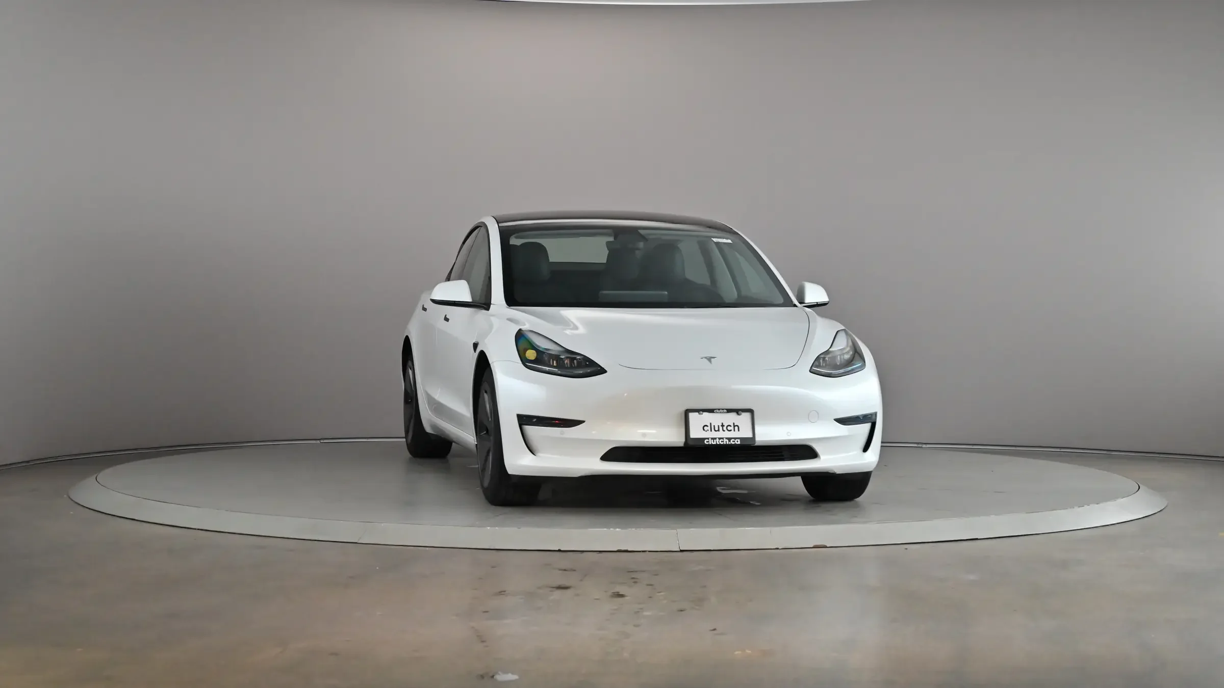 Tesla Model 3 Standard Range Plus - Photo 1