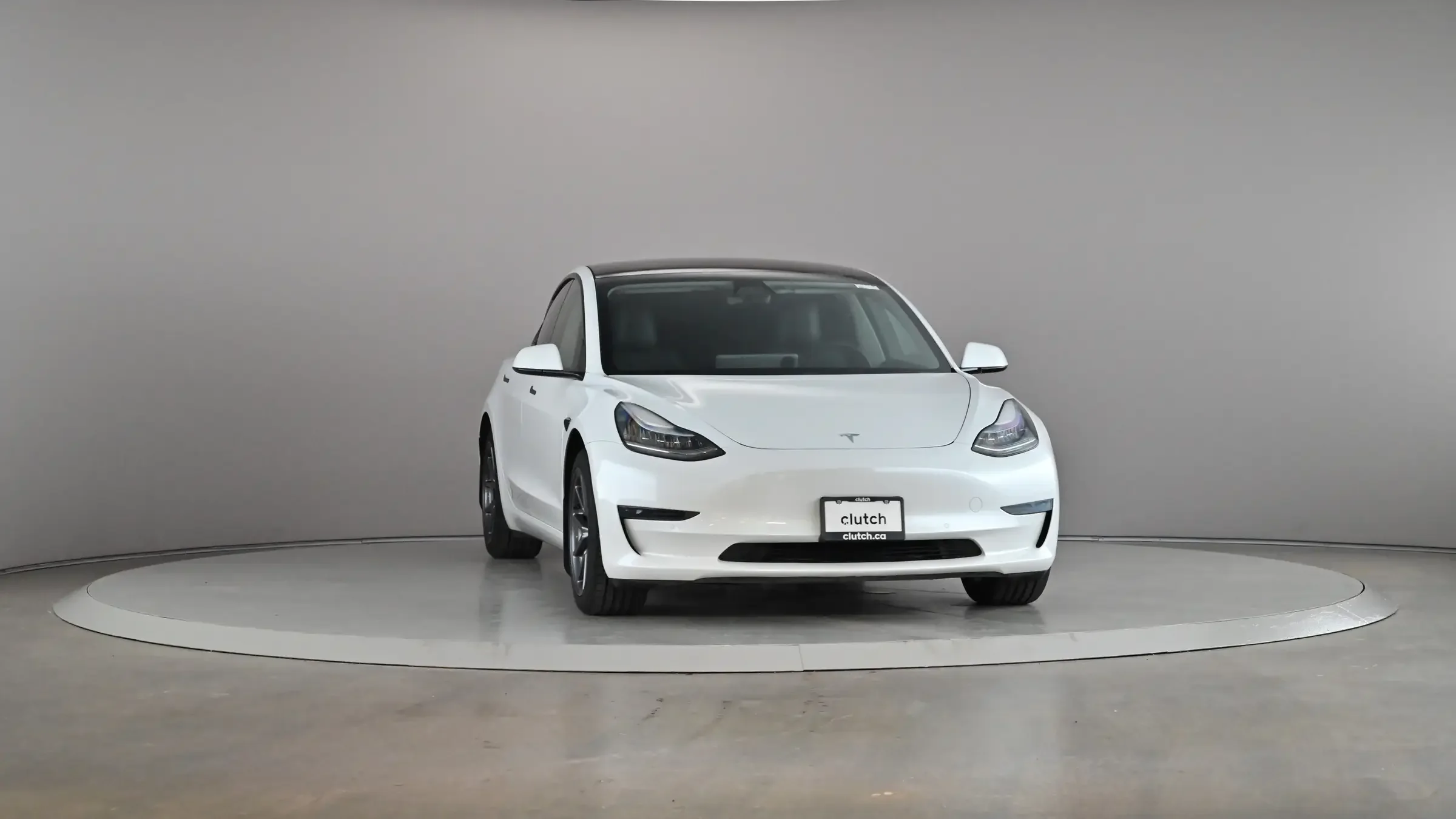 Tesla Model 3 Standard Range Plus - Photo 1