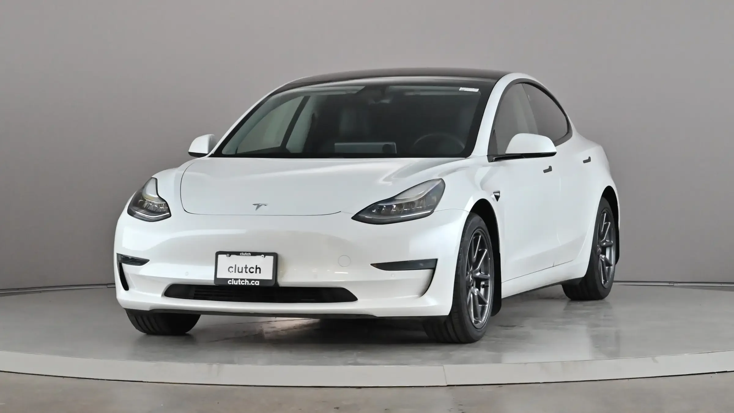 Tesla Model 3 Standard Range Plus - Photo 2