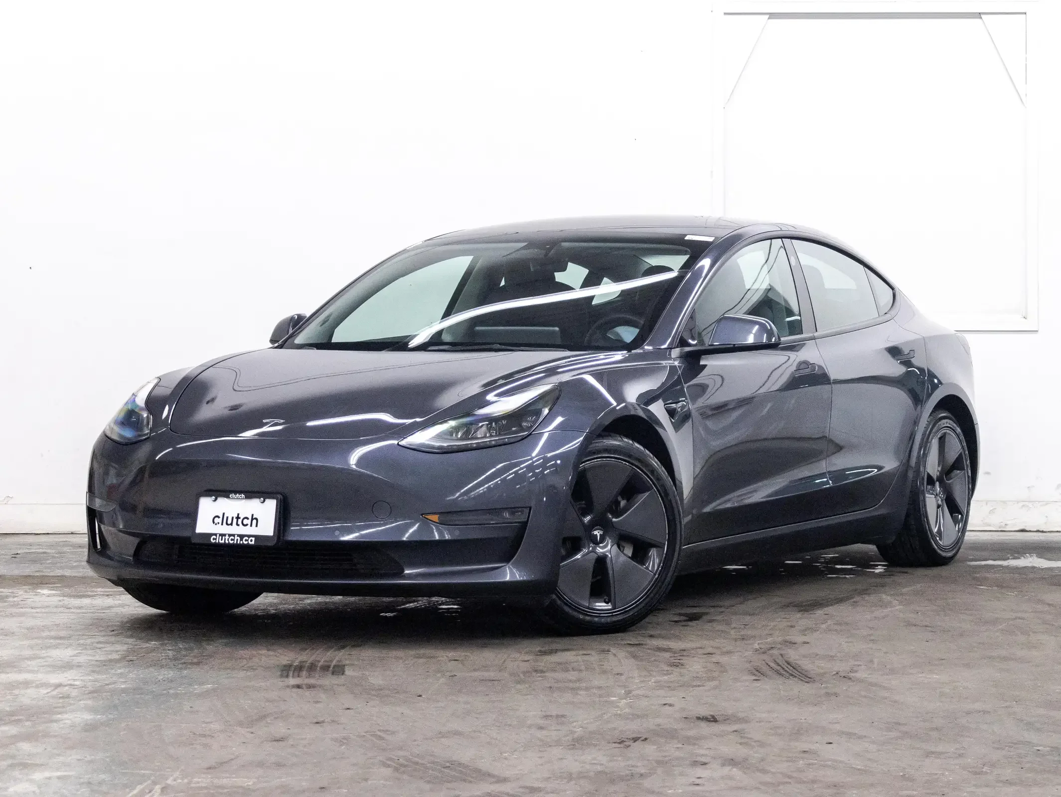 Tesla Model 3 Standard Range - Photo 1