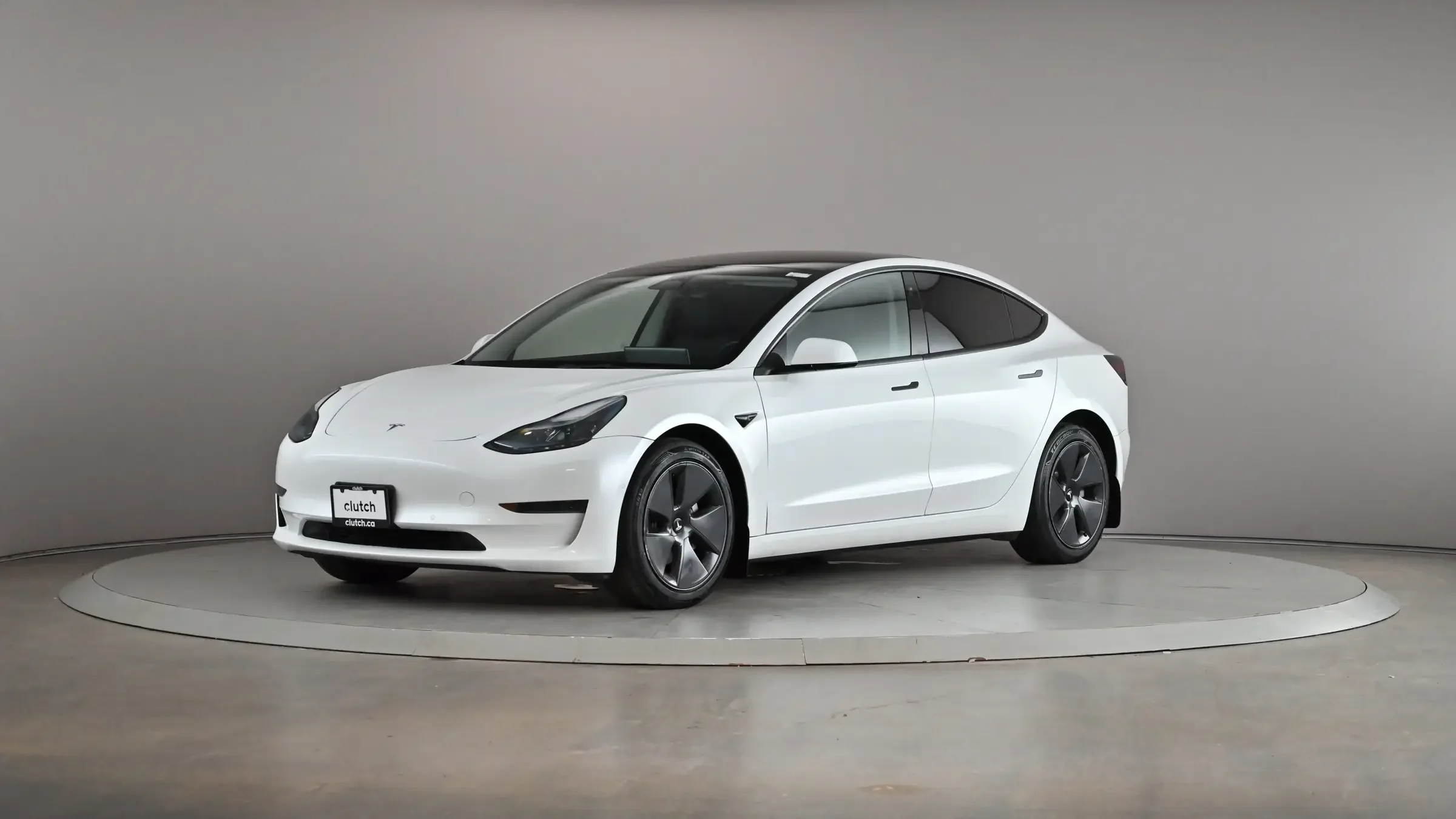 Tesla Model 3 Standard Range - Photo 1
