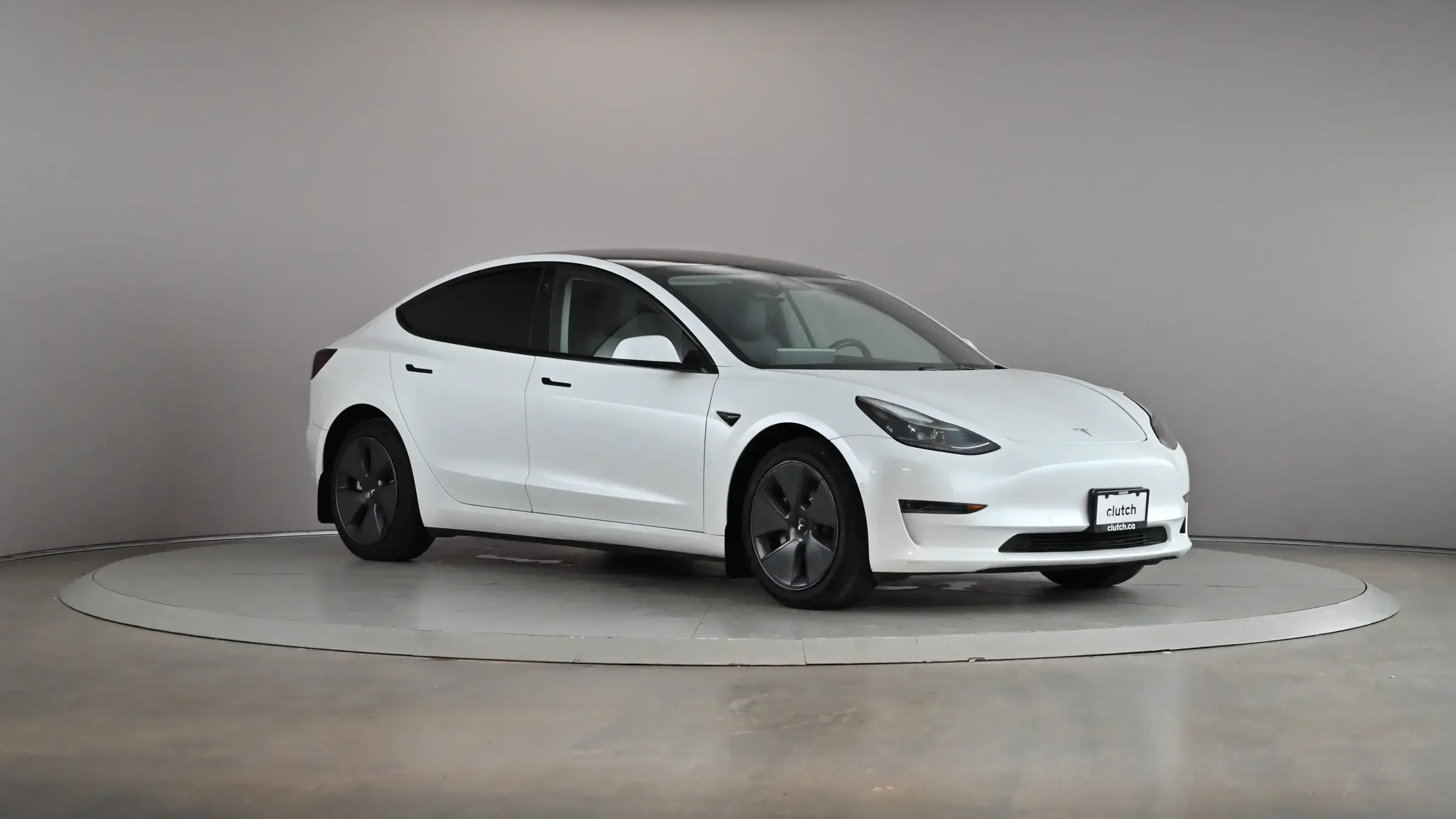 Tesla Model 3 Standard Range - Photo 2