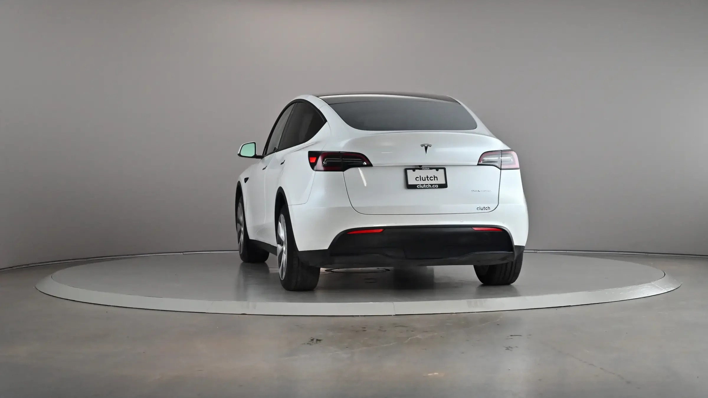 Tesla Model Y Long Range - Photo 2