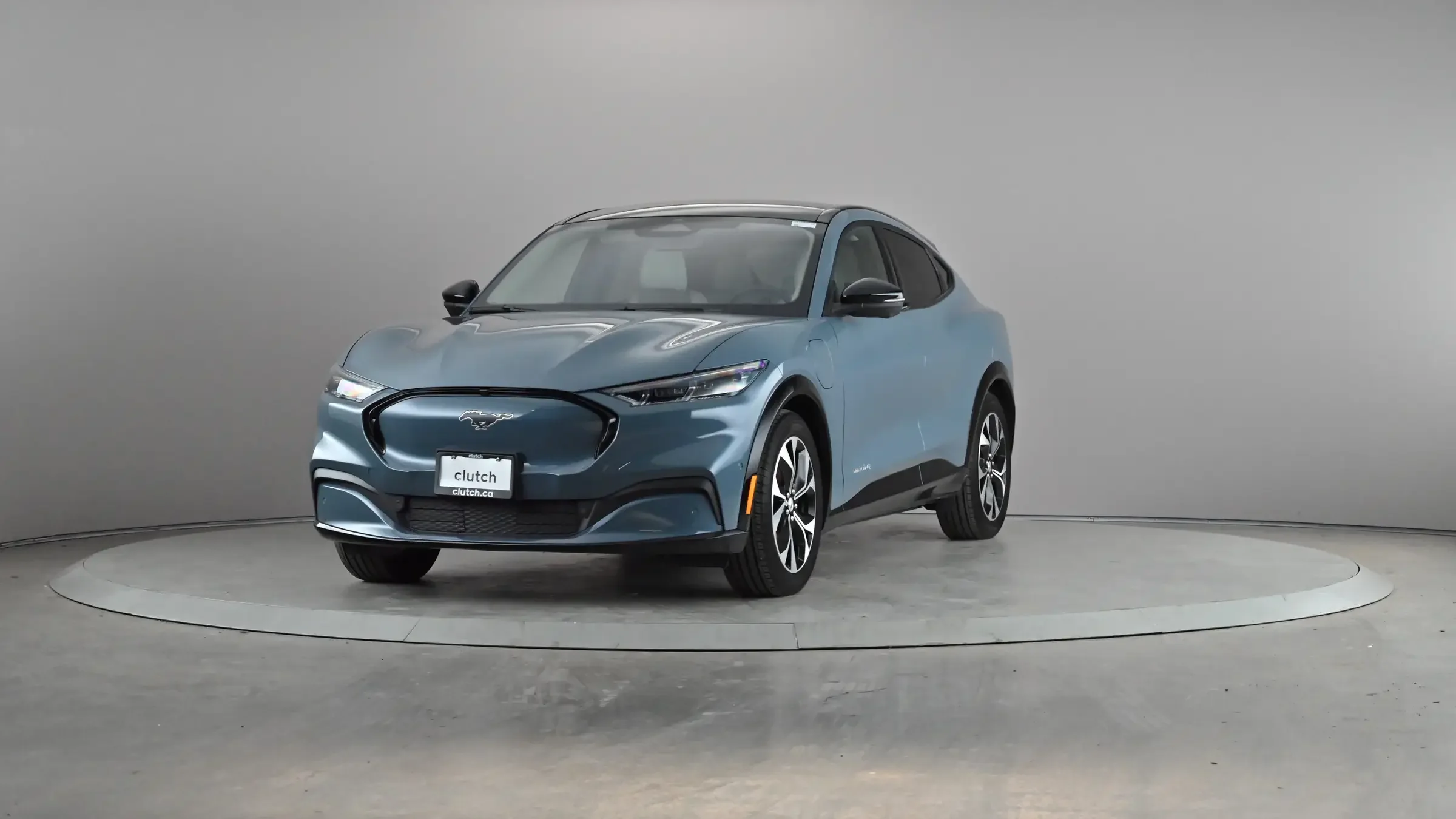 Ford Mustang Mach-E Premium AWD - Photo 2