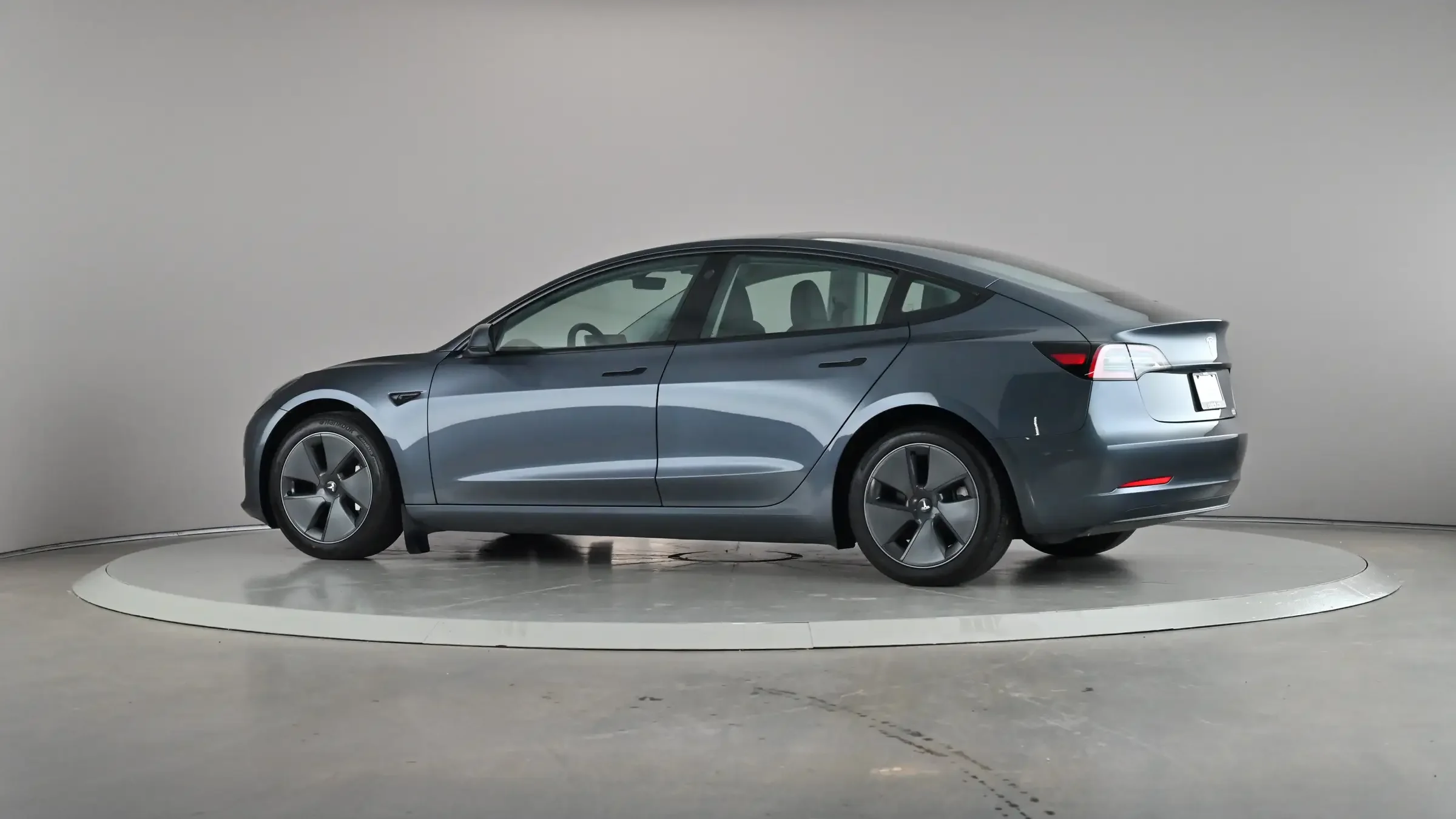 Tesla Model 3 RWD - Photo 2