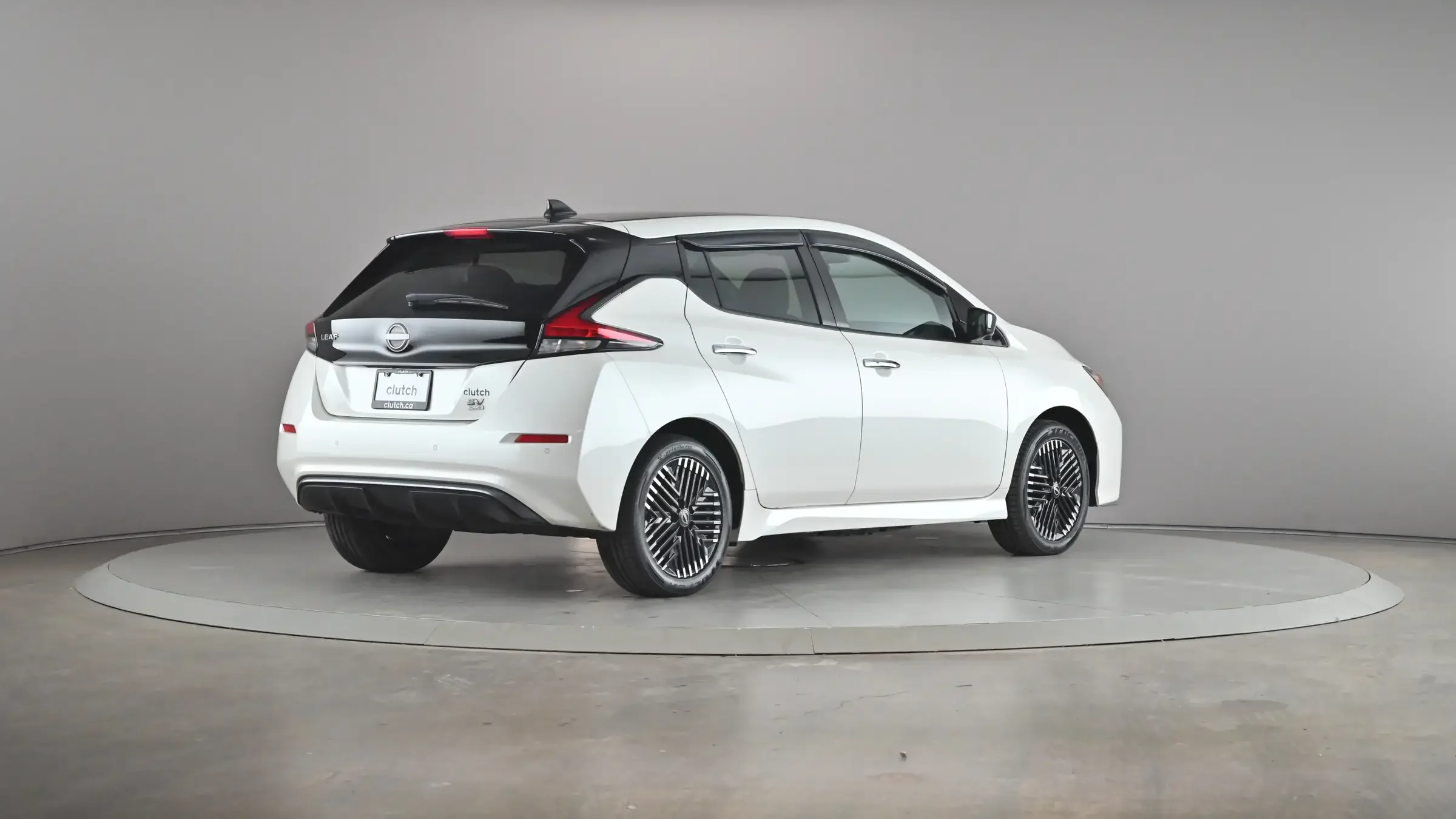 Nissan LEAF SV - Photo 1