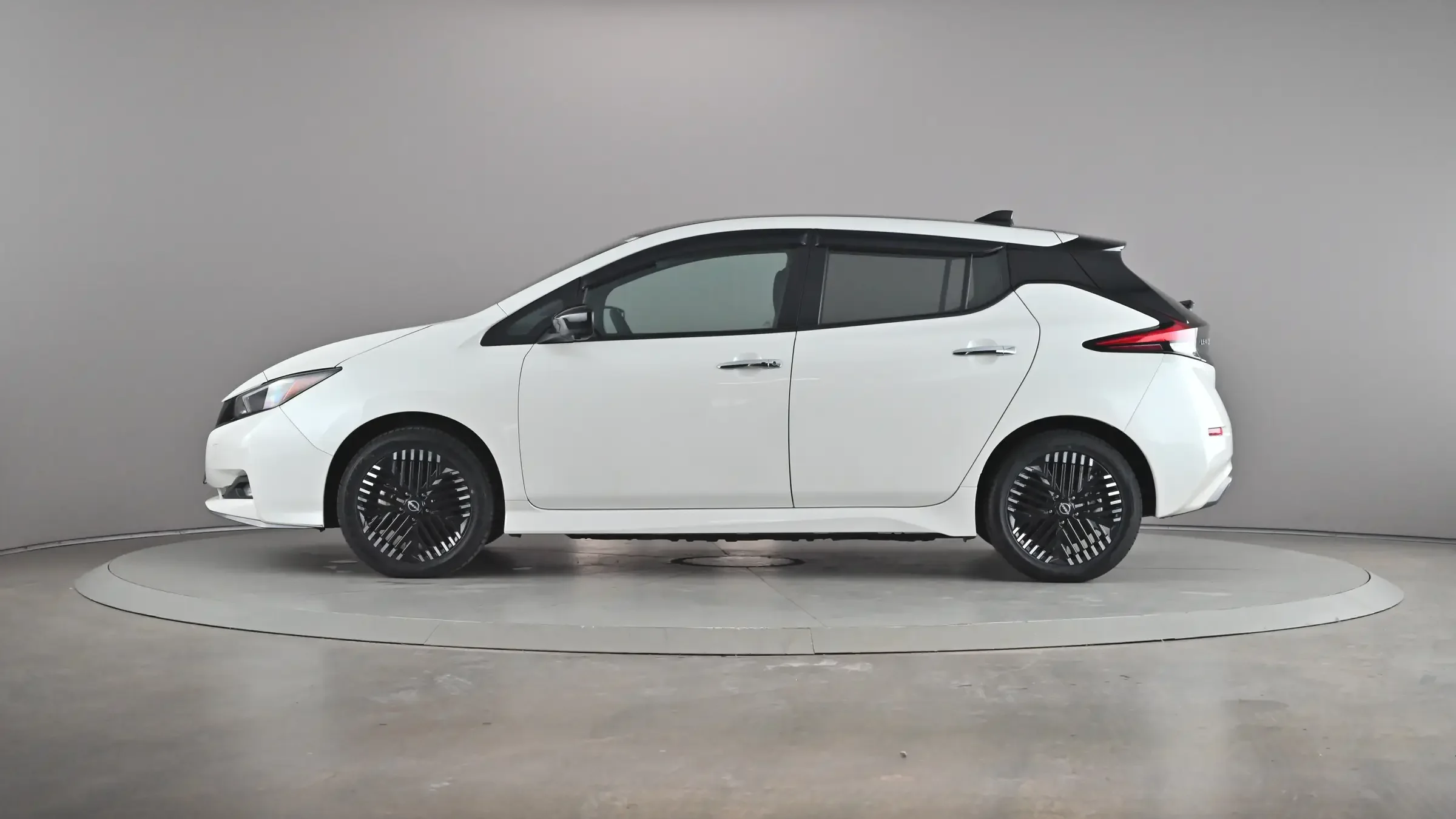 Nissan LEAF SV - Photo 3