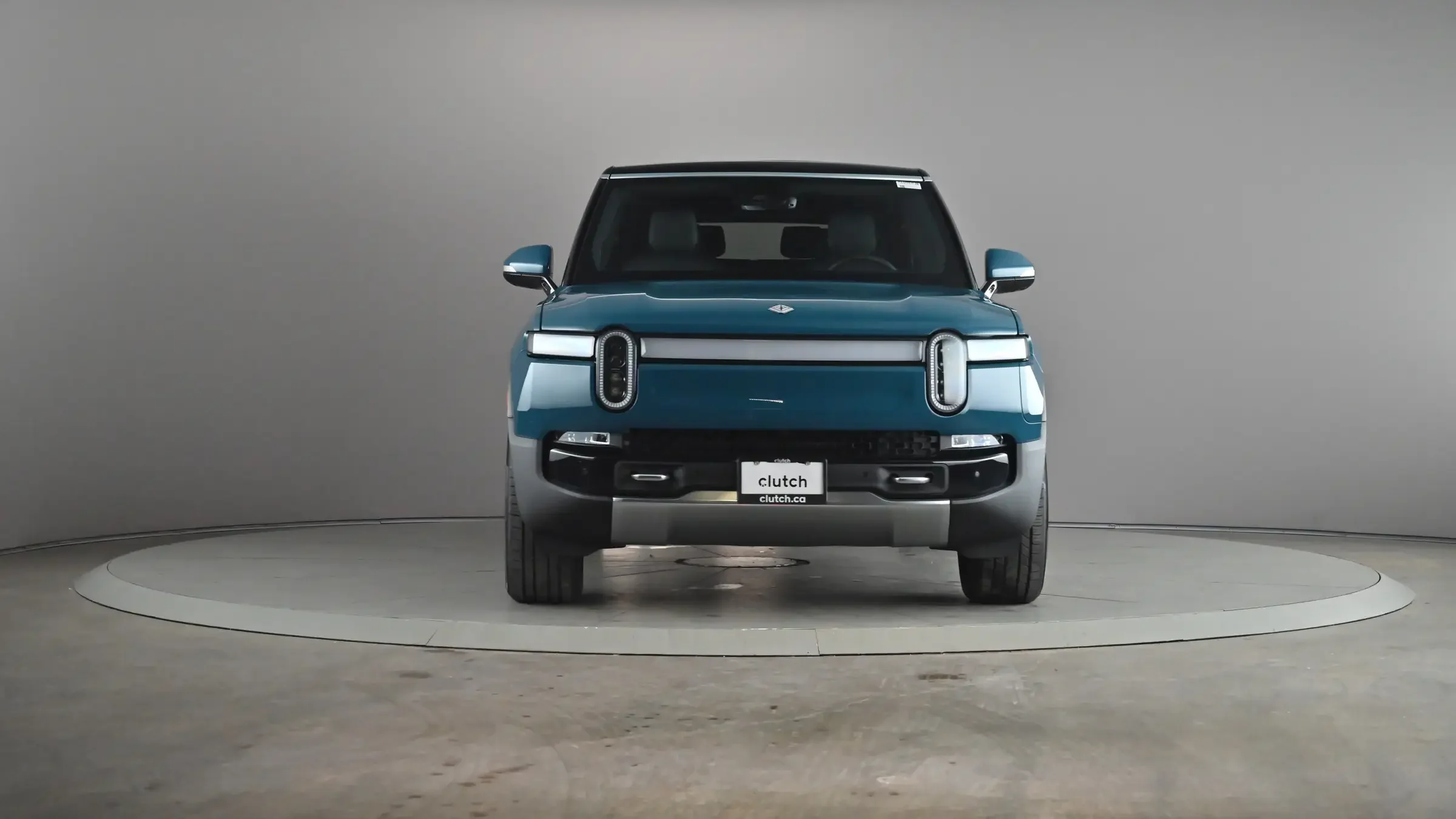 Rivian R1S - Photo 2