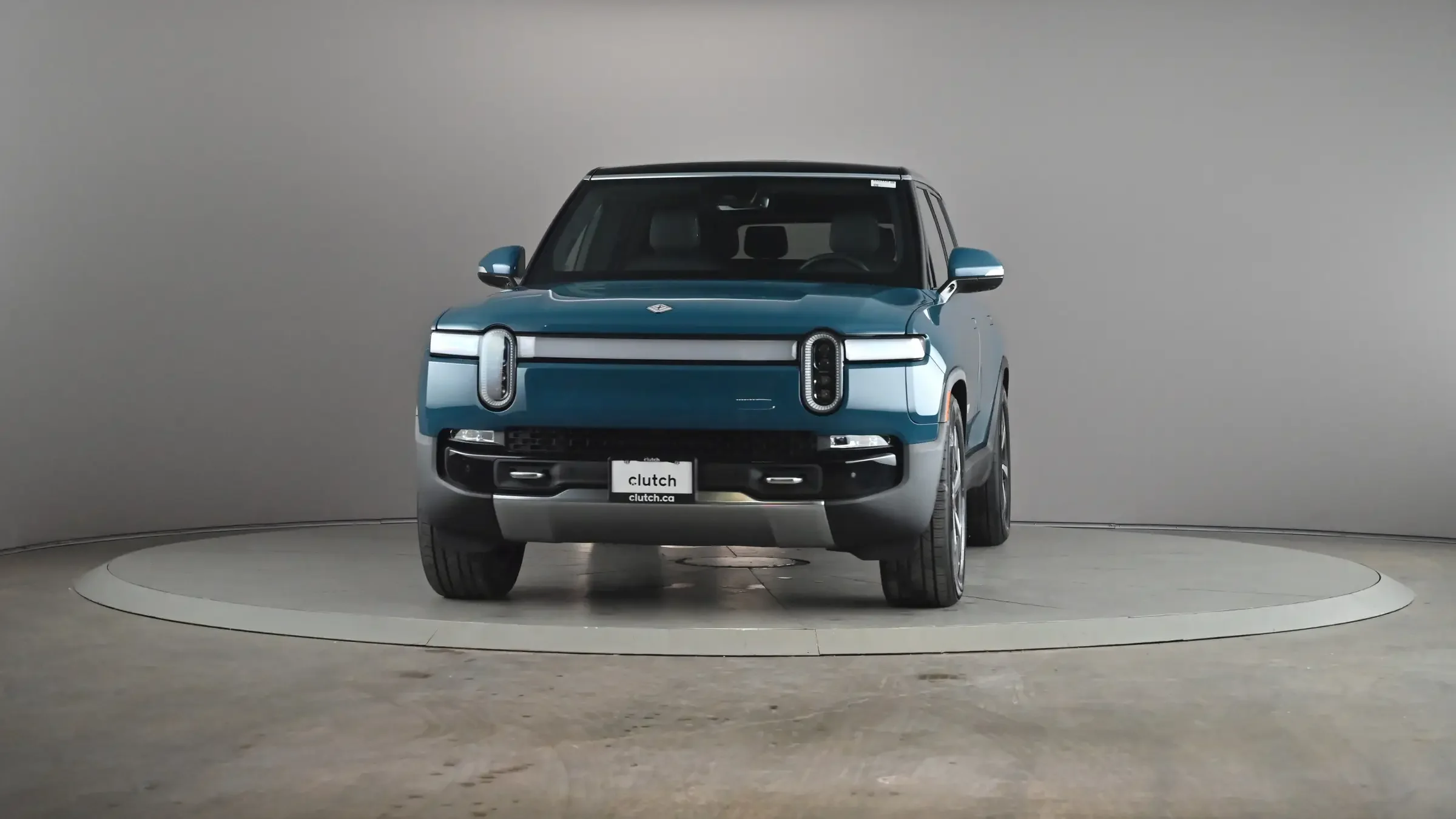 Rivian R1S - Photo 3