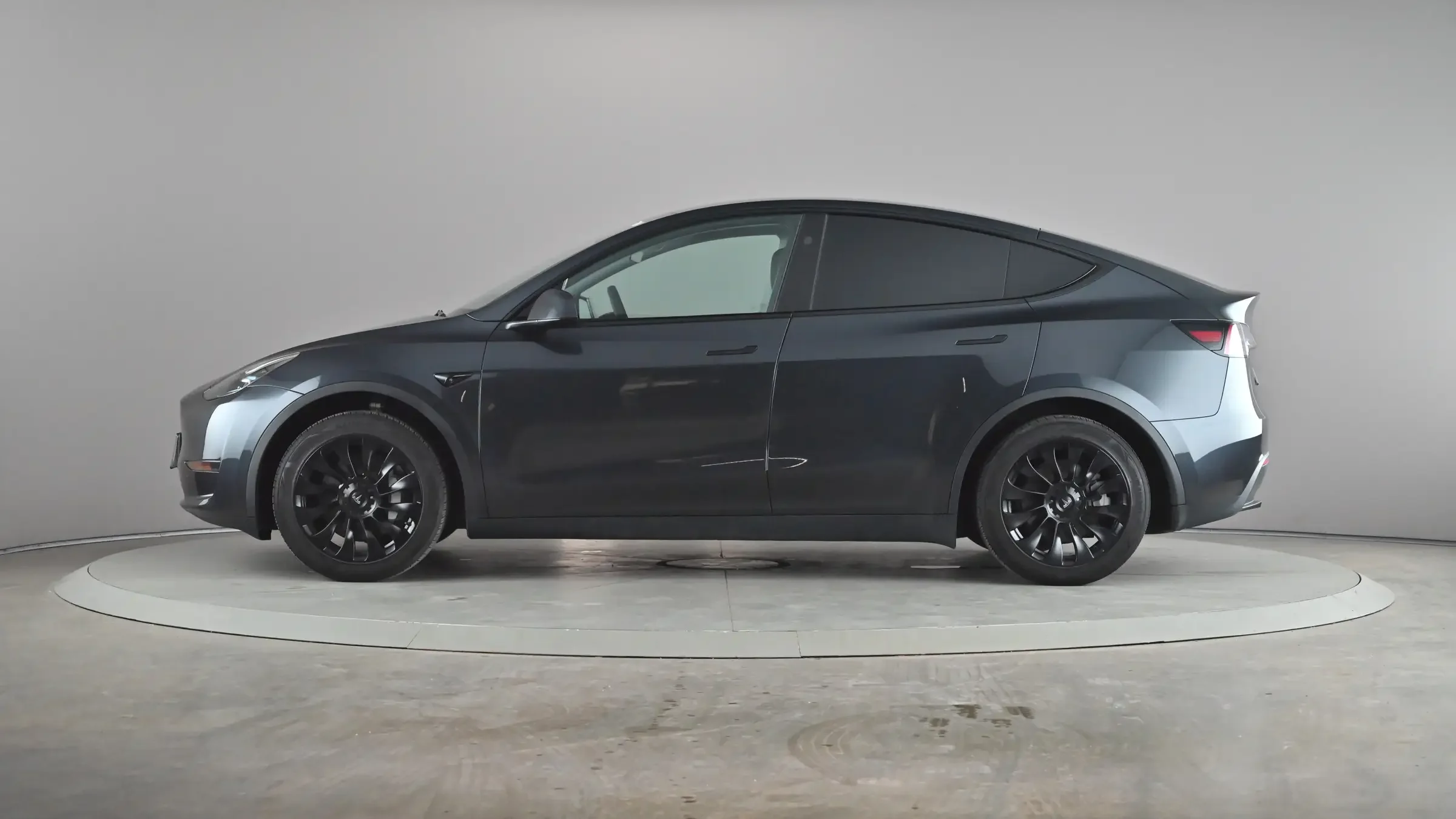 Tesla Model Y RWD - Photo 3