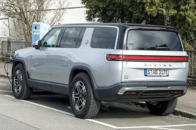 Rivian R1S